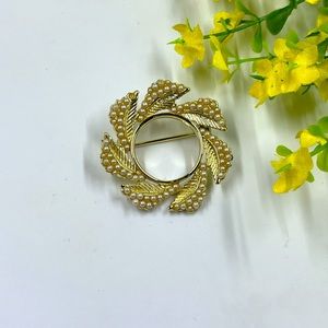 Coro Signed Vintage Pearl Bead Sunburst Brooch